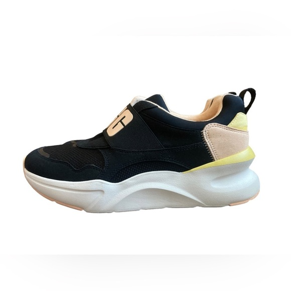 Brand New UGG LA FLEX Athletic Sneaker Shoes Black Peach Fuzz Women’s Size 9 - Picture 11 of 16